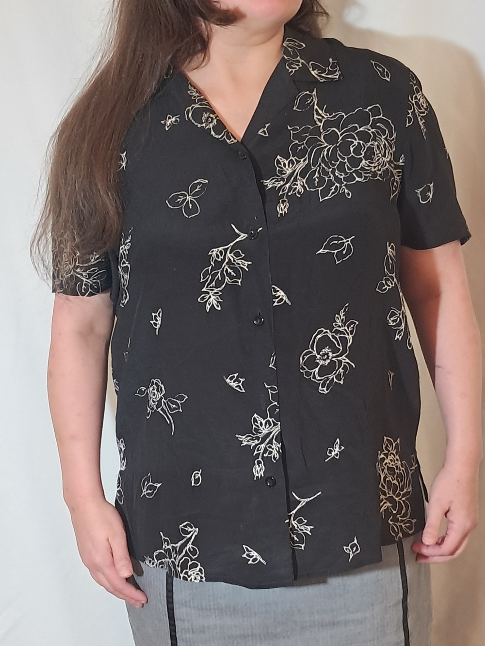 Evan Picone Black Short-Sleeve Floral Button-Up Blouse